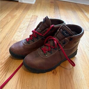 Vasque Men's Leather GORETEX Boots with Red Laces
